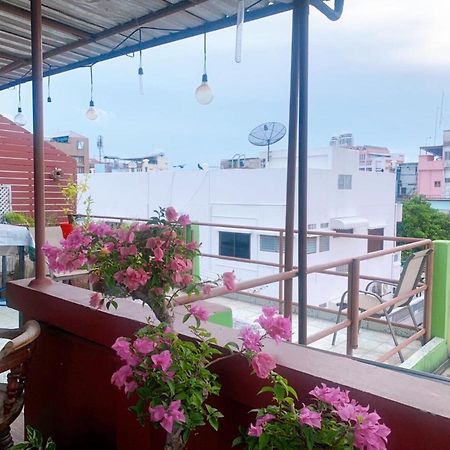 Ying Hostel Bangkok Exteriör bild