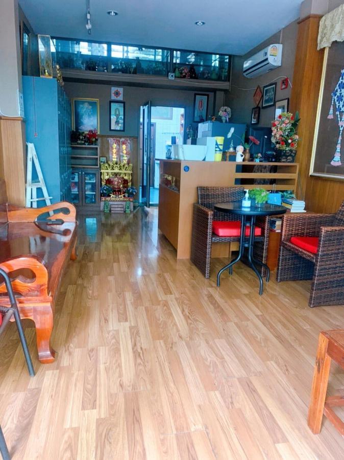 Ying Hostel Bangkok Exteriör bild